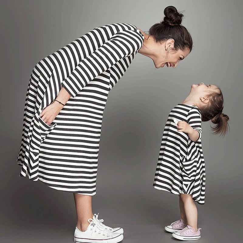 Summer Mommy and Me Family Matching Set Mother Daughter Striped Dresses Clothes