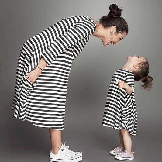 Summer Mommy and Me Family Matching Set Mother Daughter Striped Dresses Clothes