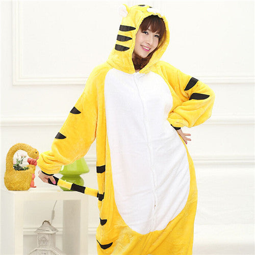 Kigurumi Giraffe Onesie Adult Women Animal Unicorn Pajamas Flannel Warm Loose Soft Nightgown Jumpsuit Cosplay Pyjama