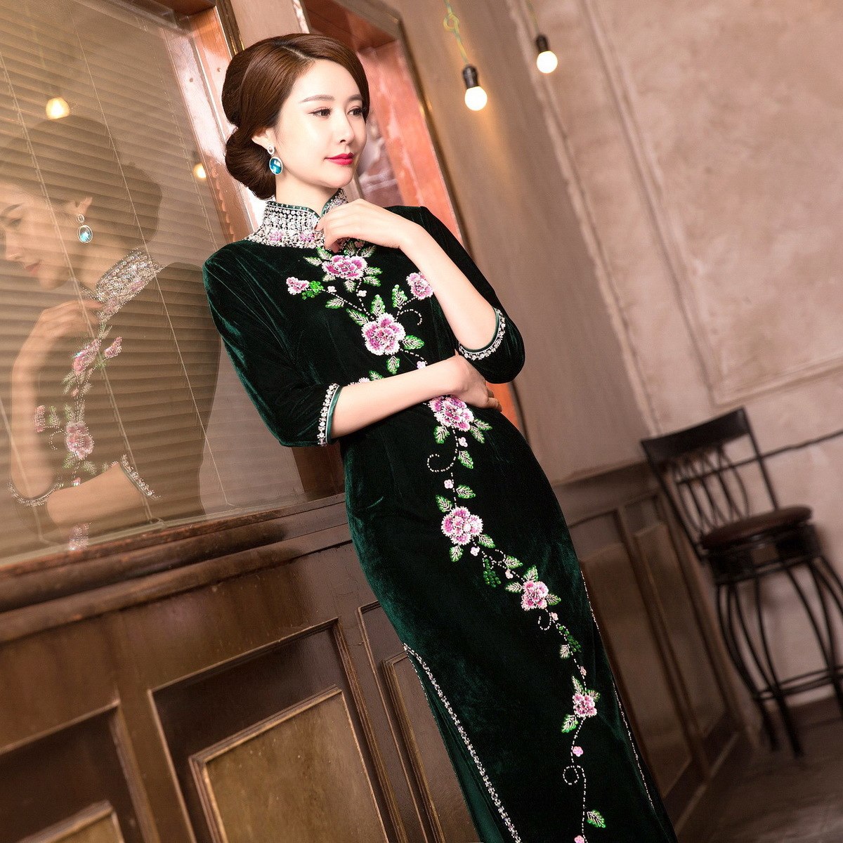 Long Green Pleuche Traditional Qipao Women's Chinese Cheongsams Velvet Vestido Oriental Sequins Embroider Dress Qi Pao Cheongsam